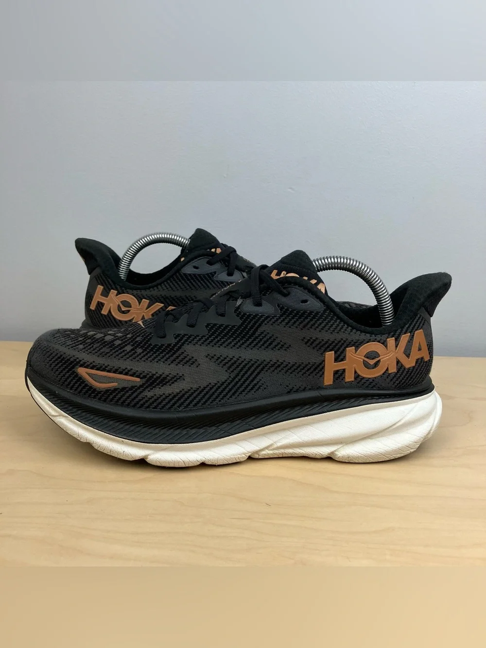 Hoka One One Women’s Size 10.0 B Clifton 9 Black Rose Gold Athletic Running Shoe